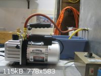 vacuum pump.JPG - 115kB